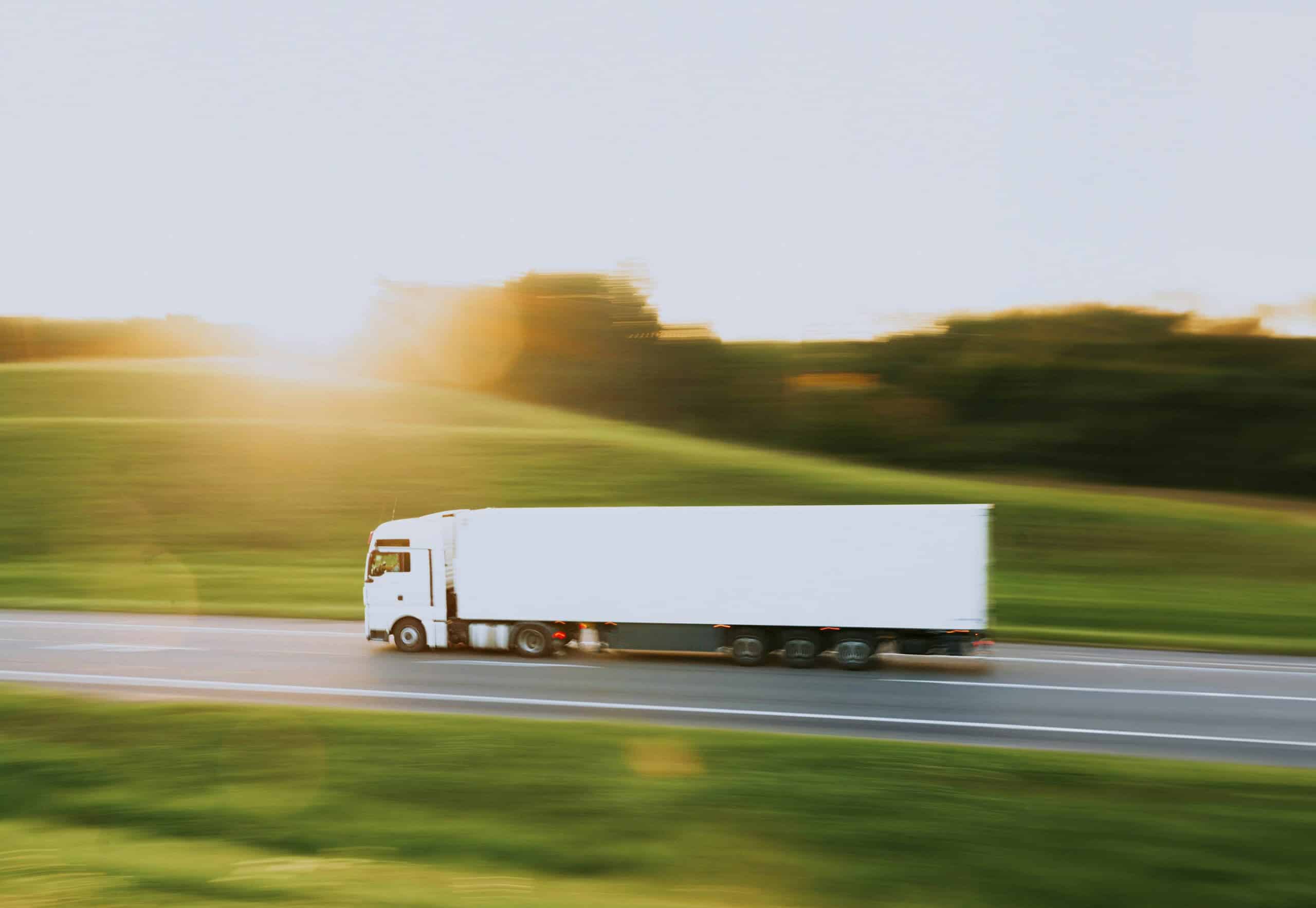artem-balashevsky-ZhNYKwjRMh4-unsplash freight management